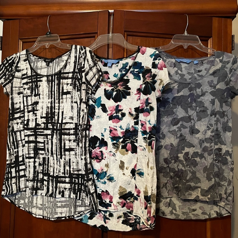 Bundle two size Small and three X-small Vera Wang tops